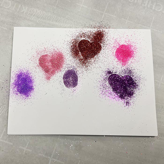 Adding glitter to balloon shapes