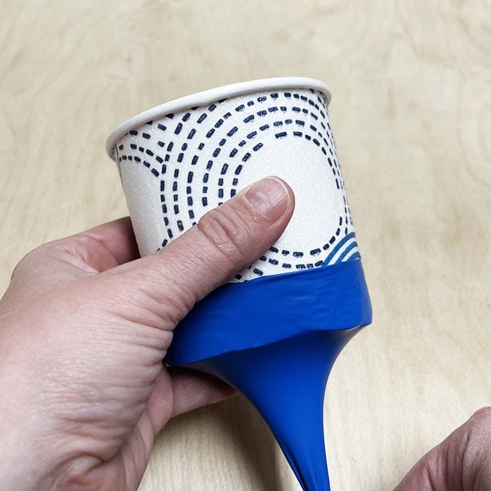 Pull back balloon to shoot