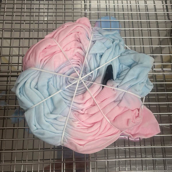 Dyeing Shirt with color change dye