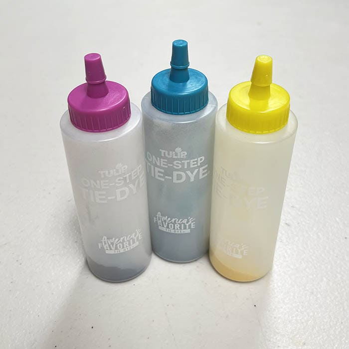 Dye colors for baby shower gifts