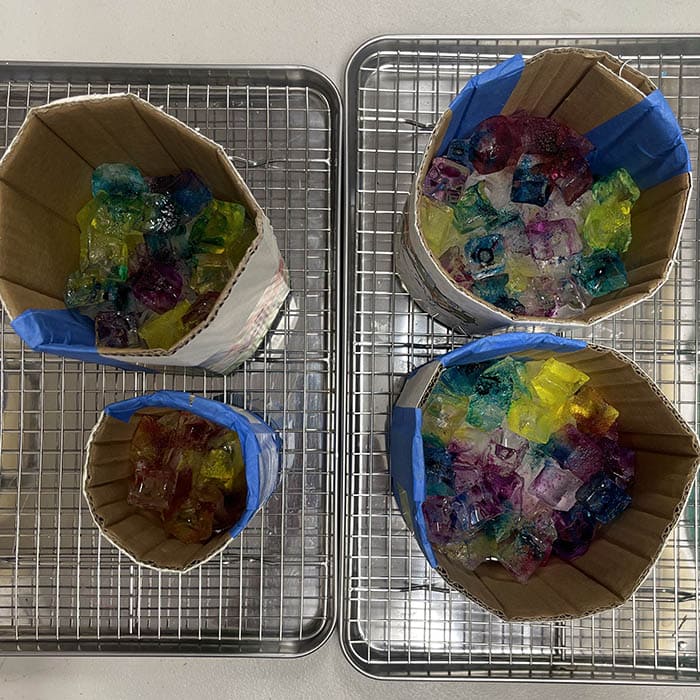 Adding rest of dye for ice dyeing